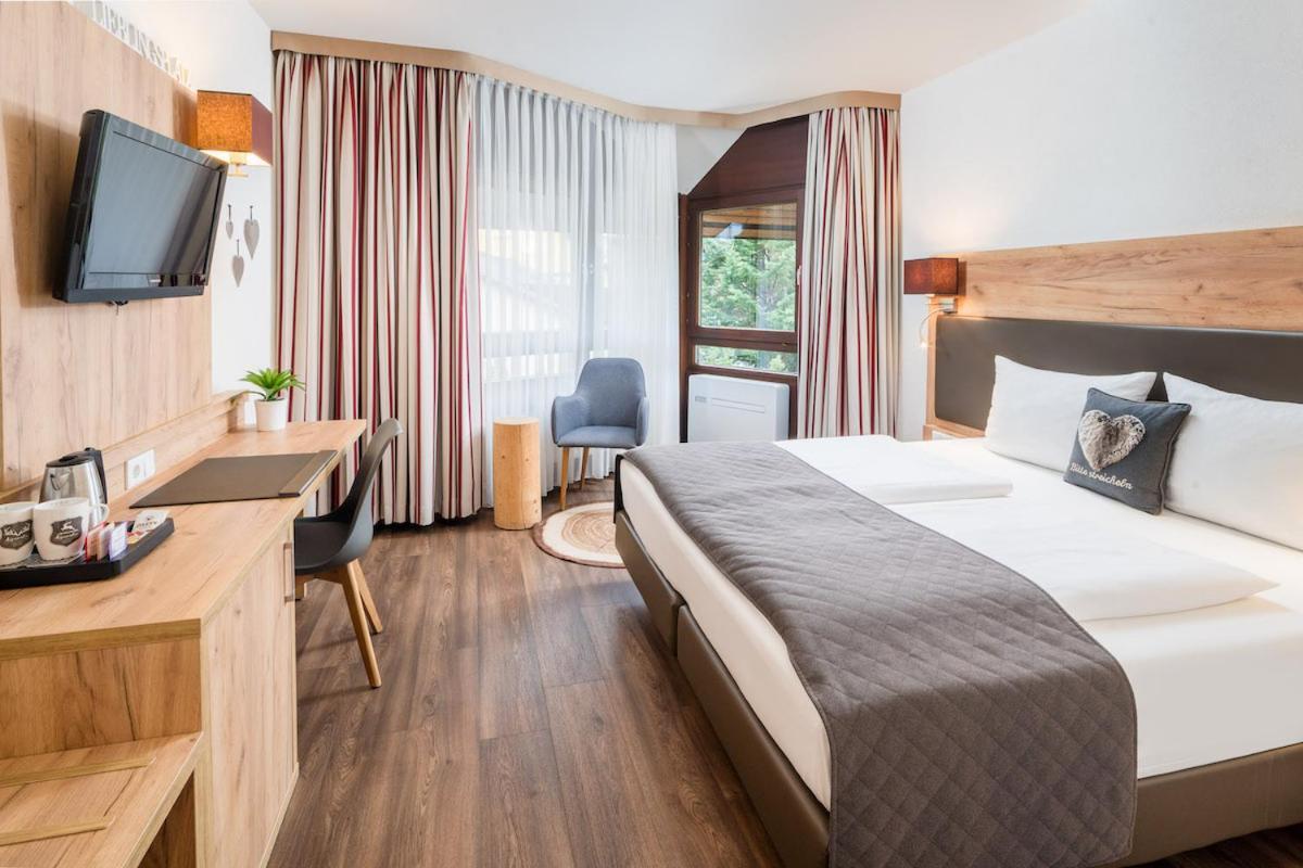 Neo Hotel Linde Esslingen Esslingen am Neckar Ngoại thất bức ảnh